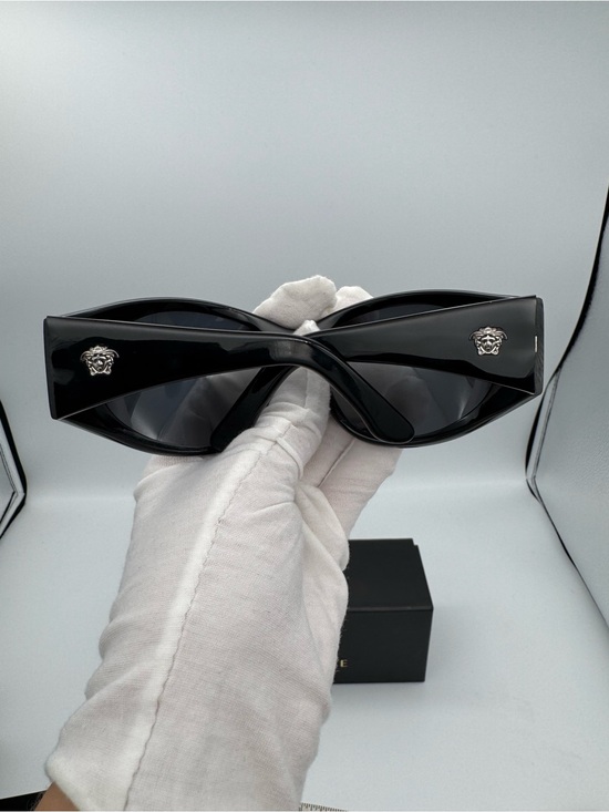 Discontinued Versace Oversized Black Shield Sunglasses Medusa Logo Full Set NOS‎ main image 8